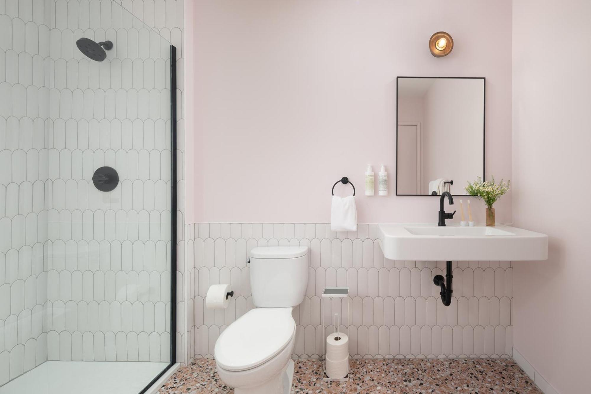 The Neighborhood Hotel Little Italy Чикаго Екстериор снимка